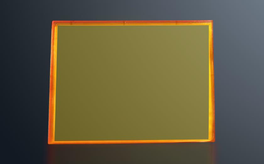 What are the applications of zinc selenide crystals?